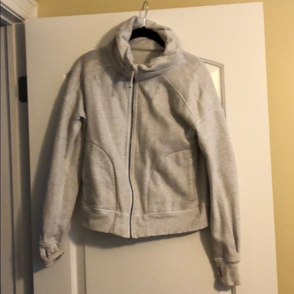 Lululemon sweatshirt